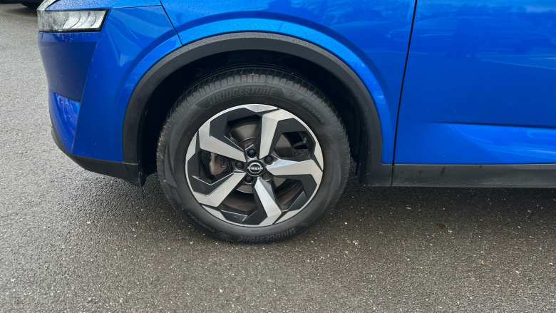 Nissan Qashqai 1.3 DiG-T MH N-Connecta 5dr Petrol Hatchback